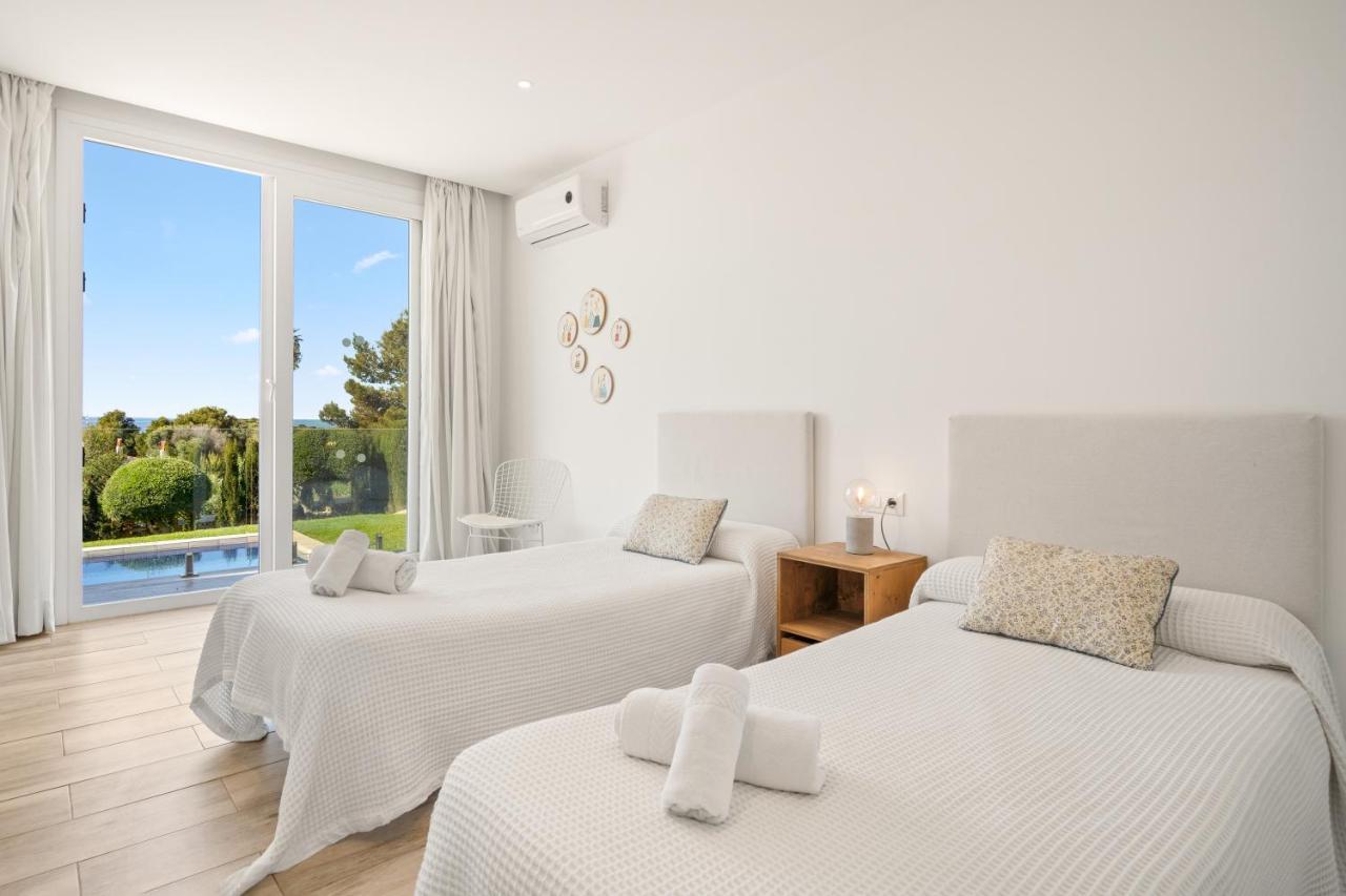Villa Sunrise Son Bou Bagian luar foto